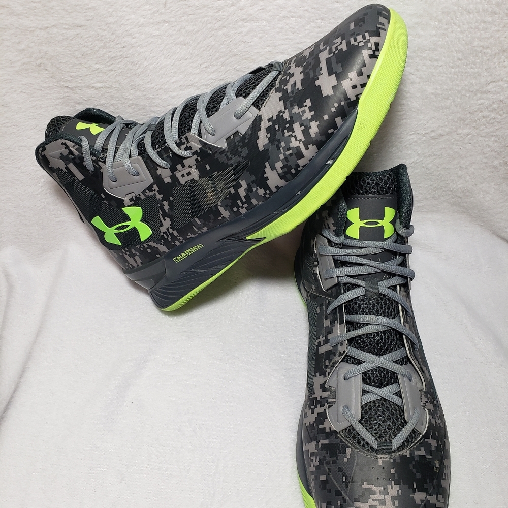 Under Armour  Mens Size 14 Charged Lightning 3 Graphite Black Neon 1269277-040